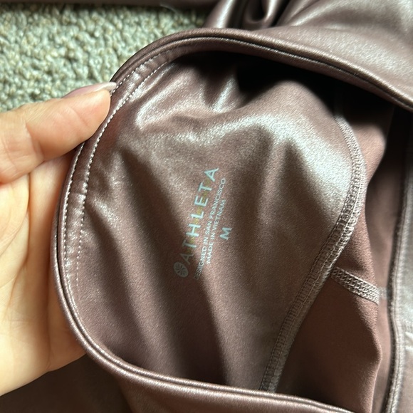Athleta shine leggings size M never warn relishing!! - Picture 4 of 4